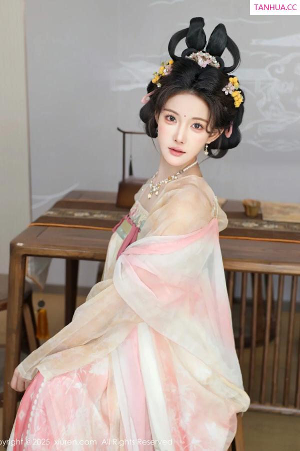   [XiuRen]高清写真图 2025.08.13 No.10645 梨霜儿 古装服饰第23张图片